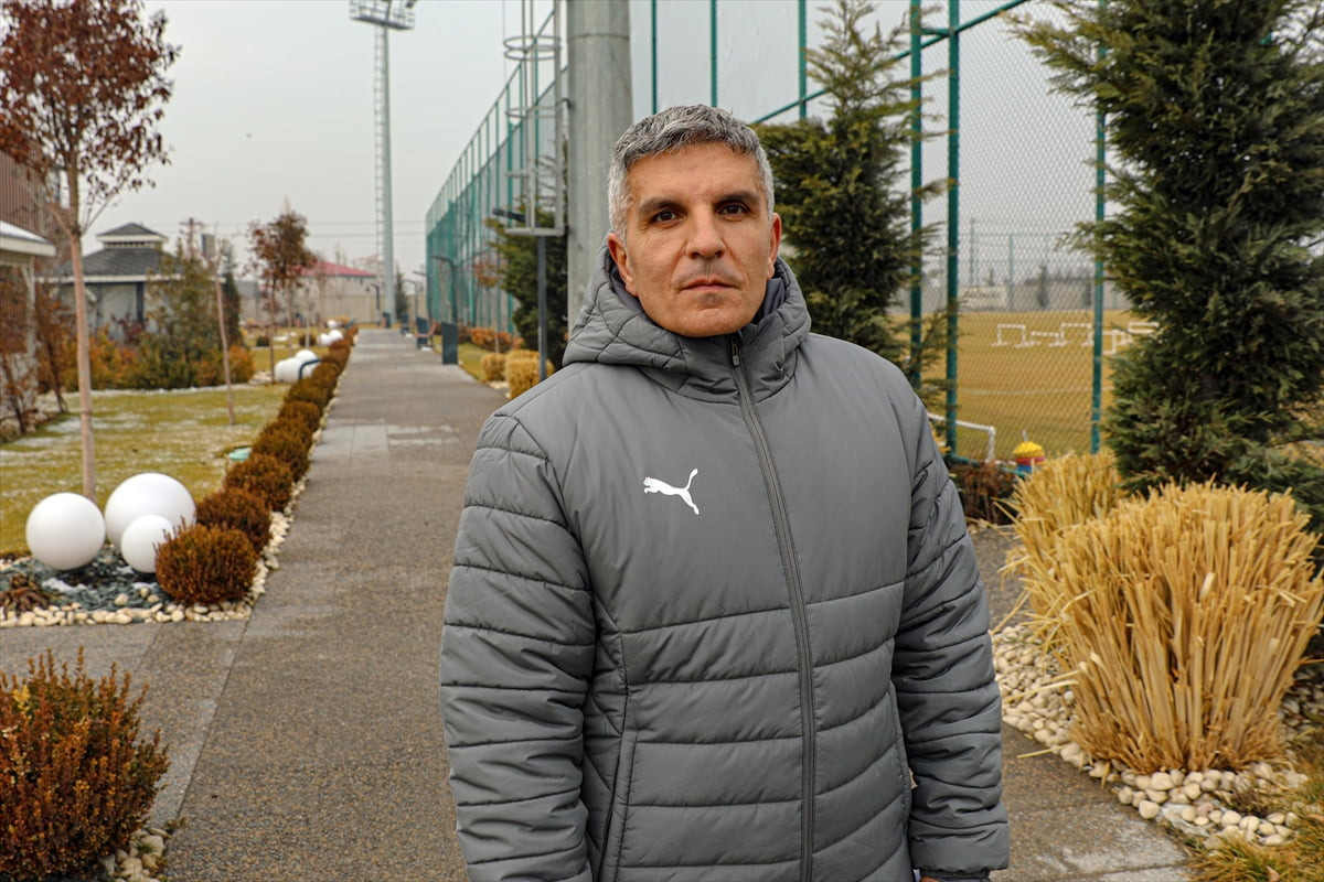 Trendyol 1. Lig ekiplerinden Alagöz Holding Iğdır FK, teknik direktör Kenan Koçak yönetiminde...