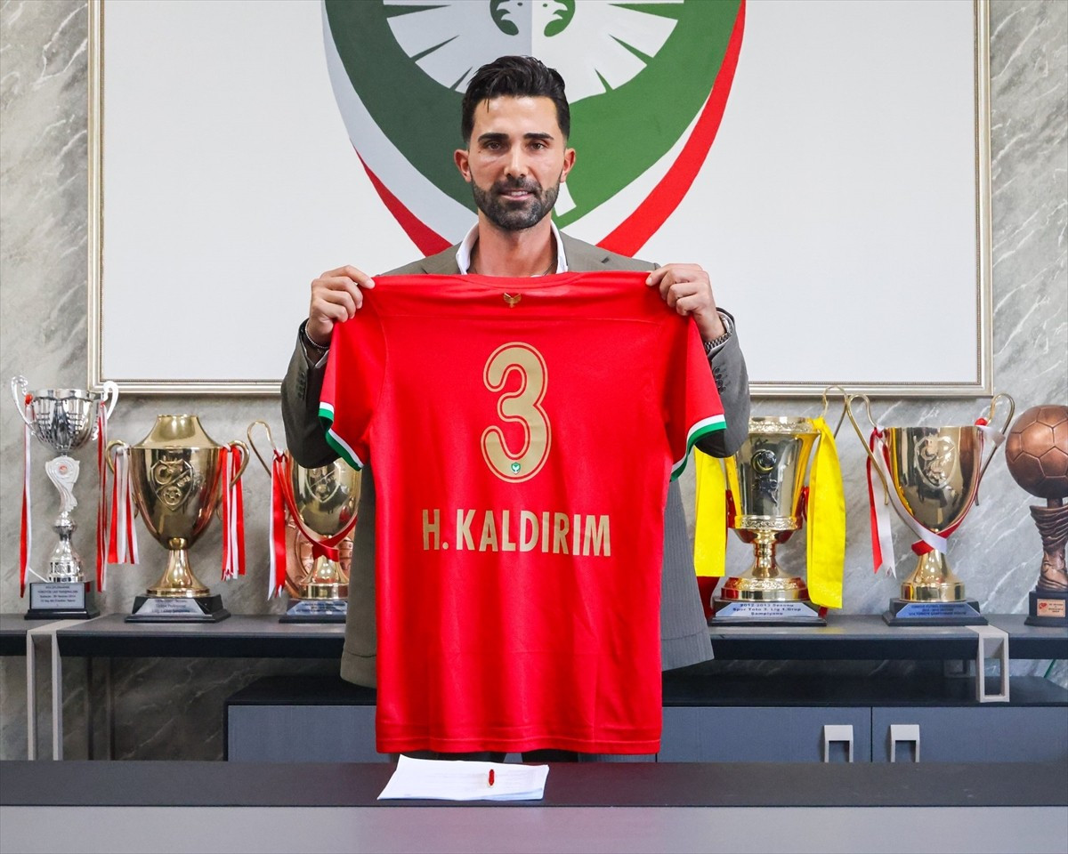 Trendyol 1. Lig ekiplerinden Amed Sportif Faaliyetler, futbolcu Hasan Ali Kaldırım (fotoğrafta)...