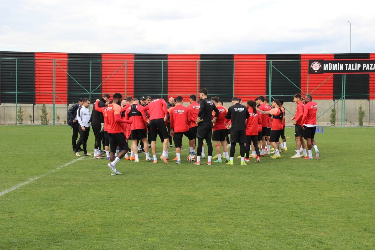 TRENDYOL 1. LİG EKİPLERİNDEN ÇORUM FK, BANDIRMASPOR KARŞILAŞMASI HAZIRLIKLARINI GALİBİYET...