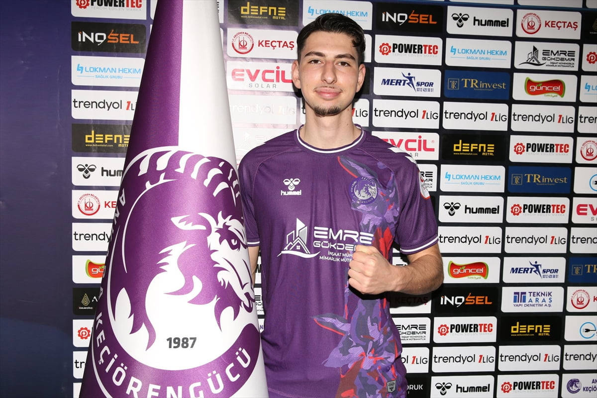 Trendyol 1. Lig ekiplerinden Emre Gökdemir İnşaat Ankara Keçiörengücü, orta saha oyuncusu Enes...