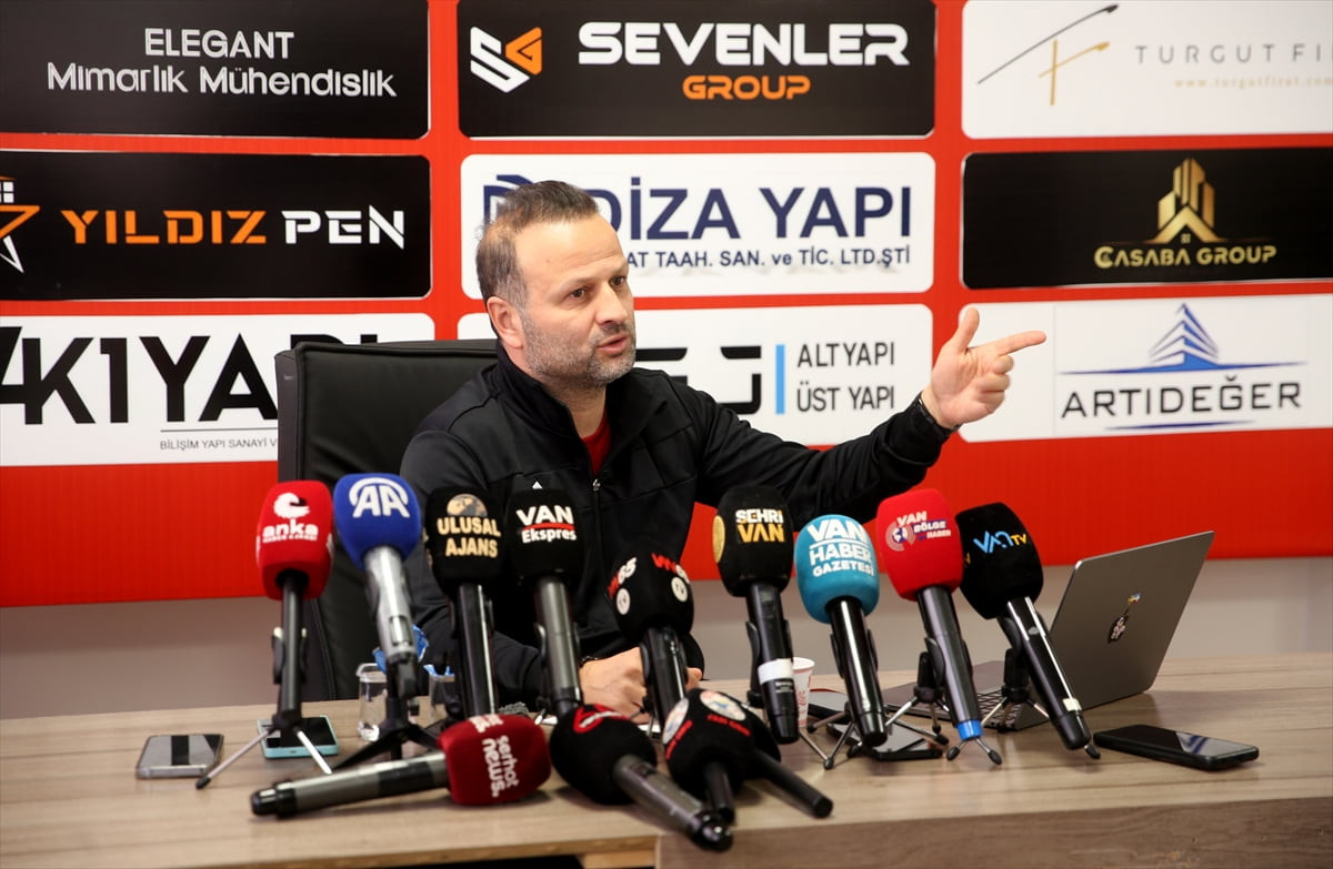 Trendyol 1. Lig ekiplerinden İmaj Altyapı Vanspor'un teknik direktörü Osman Zeki Korkmaz, kulüp...