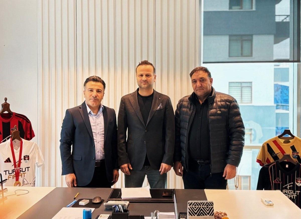 Trendyol 1. Lig ekiplerinden İmaj Altyapı Vanspor'un yeni teknik direktörü Osman Zeki Korkmaz...