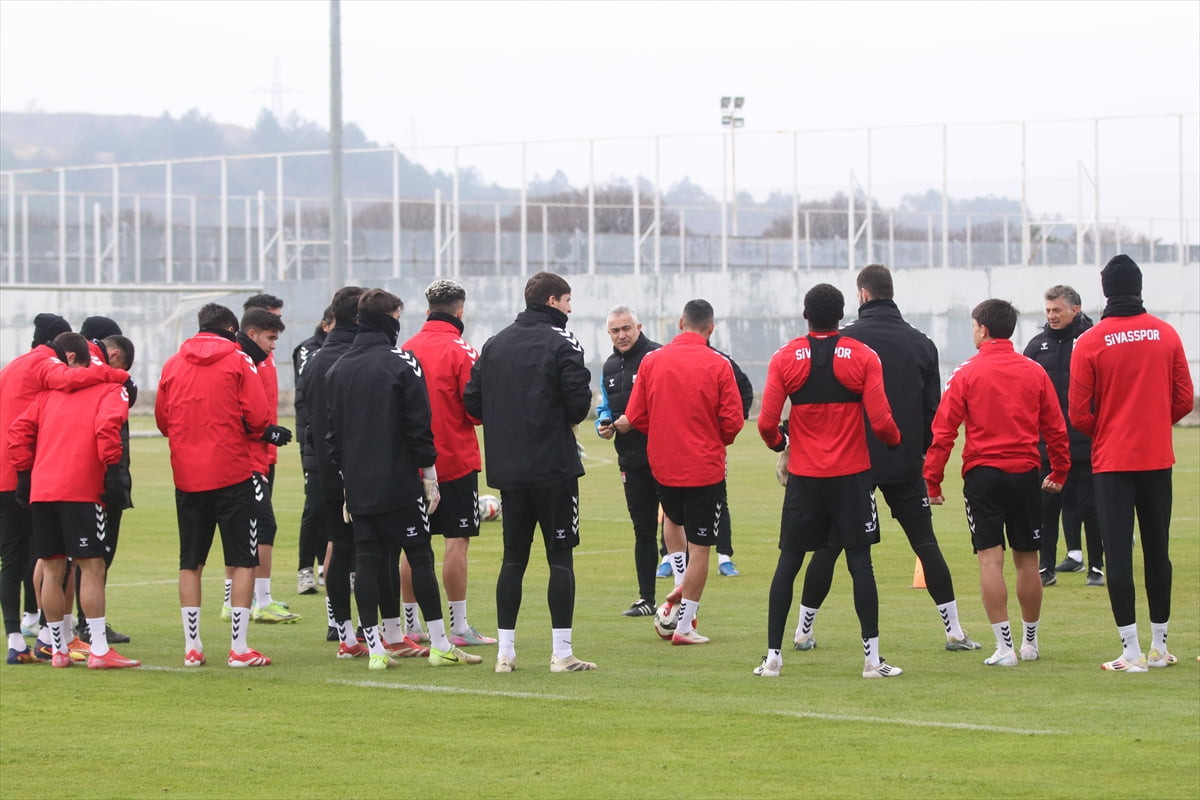 Trendyol 1. Lig ekiplerinden Özbelsan Sivasspor, devre arası öncesindeki son maçı olan...