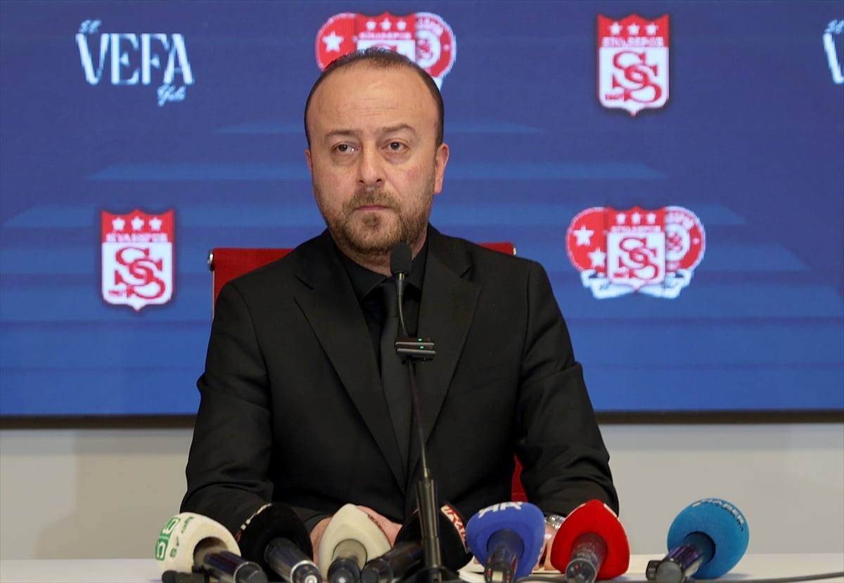 Trendyol 1. Lig ekiplerinden Özbelsan Sivasspor'un başkanı Burak Özçoban, ligde kalan tüm...