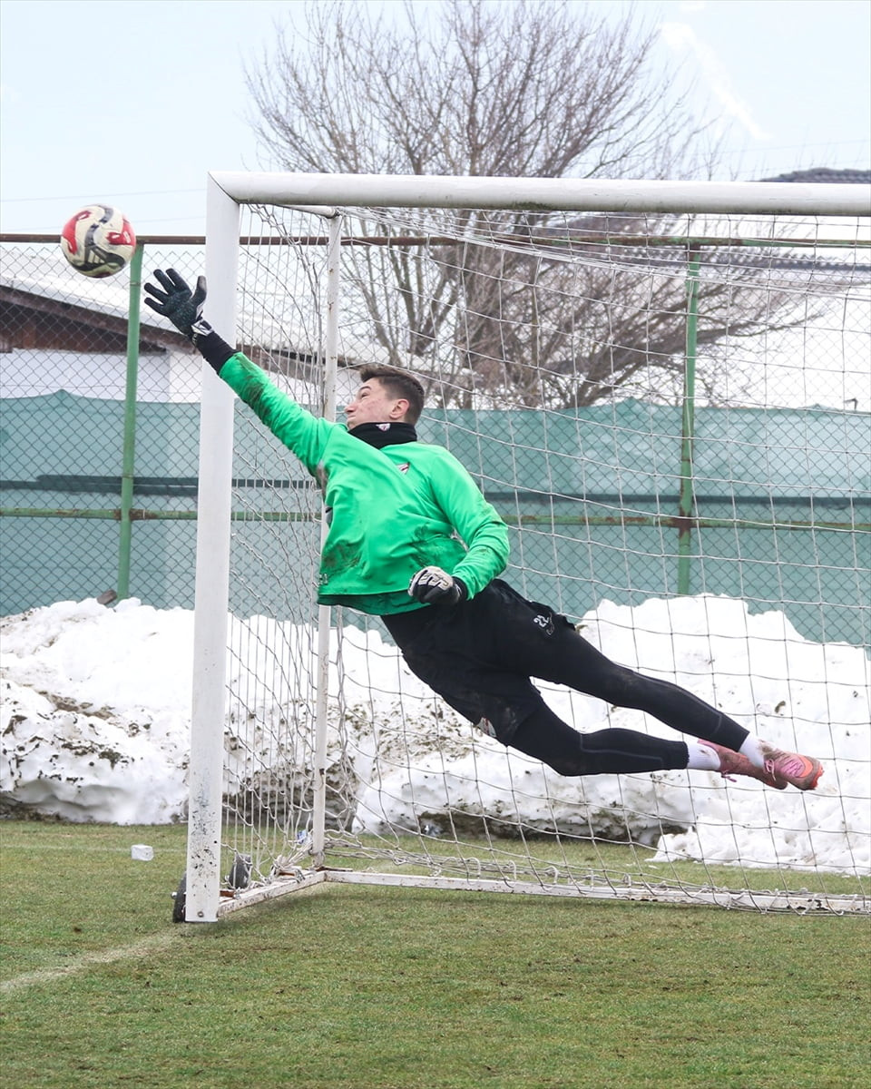 Trendyol 1. Lig takımlarından Boluspor, deplasmanda oynacağı İmaj Altyapı Van Spor Futbol Kulübü...