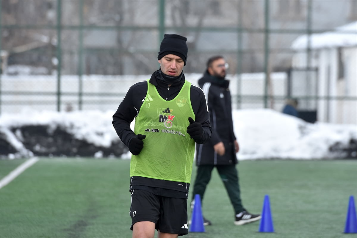 Trendyol 1. Lig takımlarından İmaj Altyapı Vanspor, ara transfer döneminde kadrosuna yaptığı...