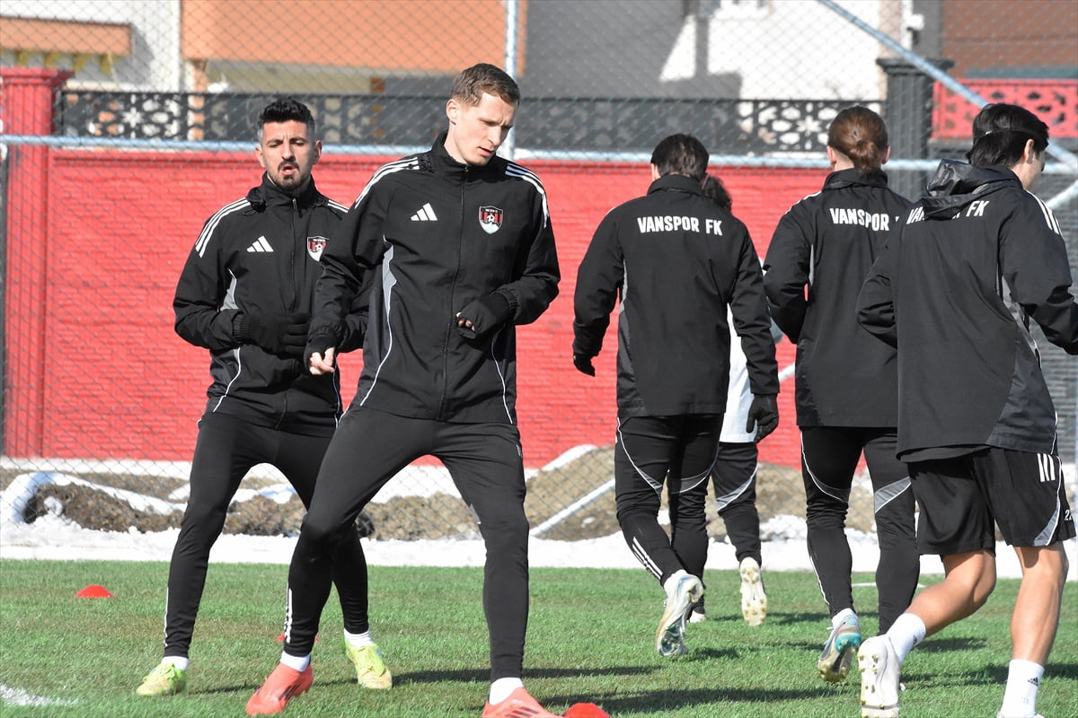 Trendyol 1. Lig takımlarından İmaj Altyapı Vanspor, kalan 10 maçta rakiplerinden puanlar alarak...