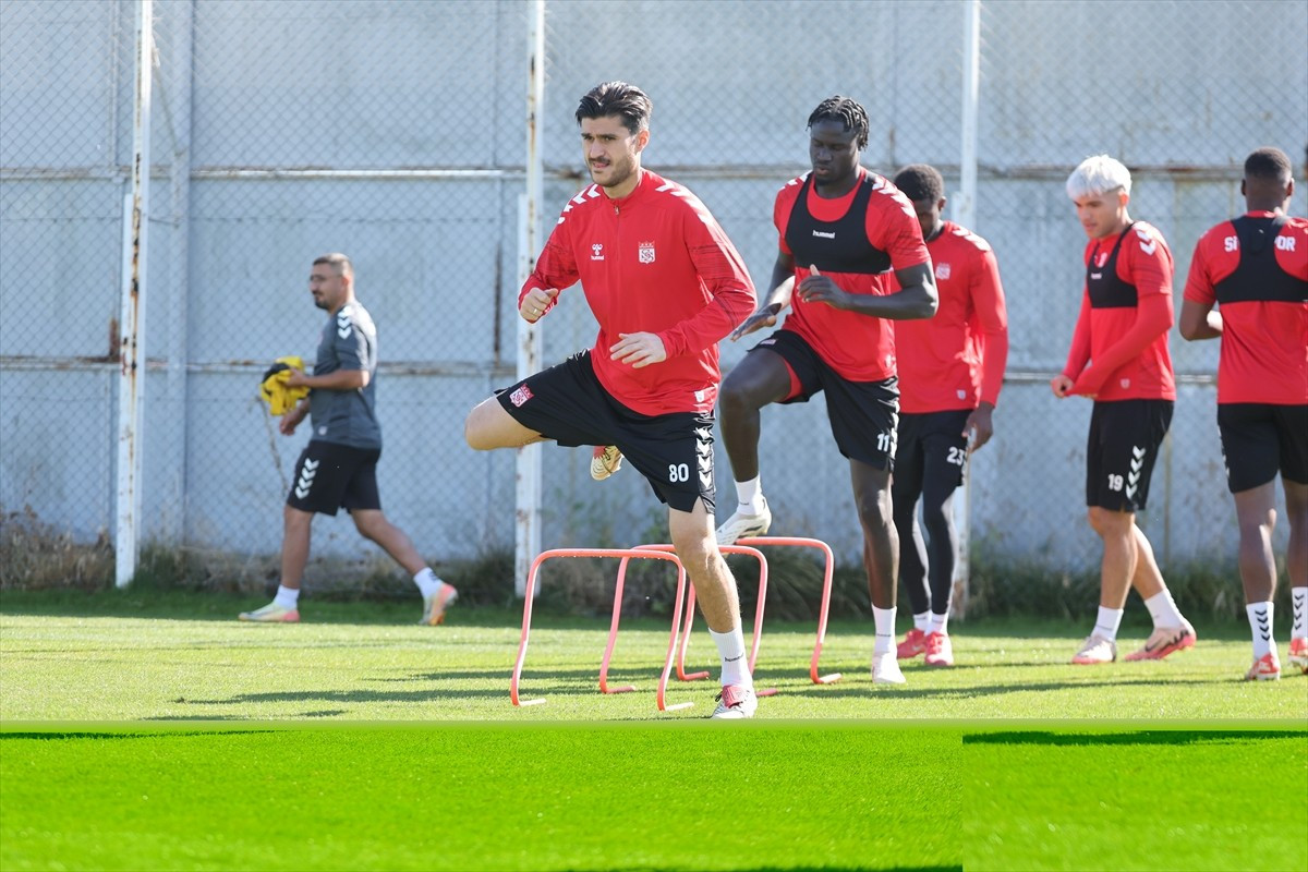 Trendyol 1. Lig'in 10. haftasında deplasmanda Emre Gökdemir İnşaat Ankara Keçiörengücü ile...