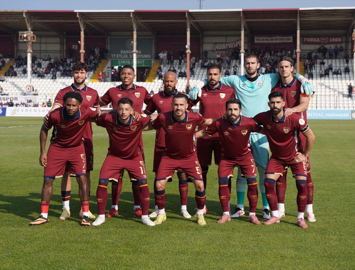 Trendyol 1. Lig'in 13. haftasında Bandırmaspor ile Boluspor, Bandırma 17 Eylül Stadyumu'nda...