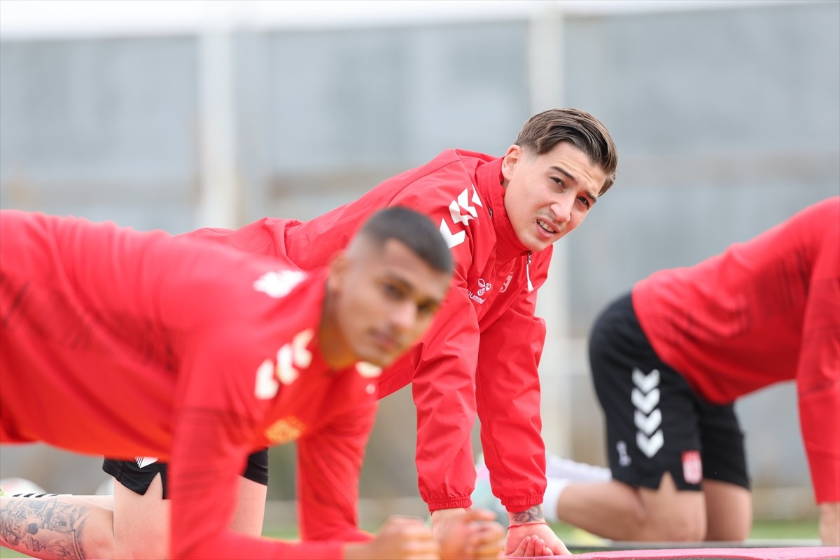 Trendyol 1. Lig'in 14. haftasında deplasmanda Esenler Erokspor ile karşılaşacak Özbelsan...