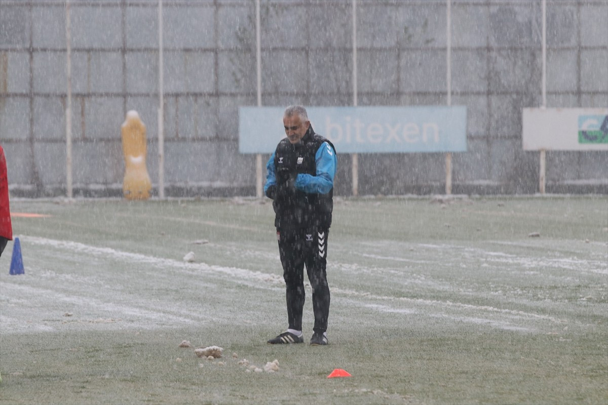 Trendyol 1. Lig'in 14. haftasında deplasmanda Esenler Erokspor ile karşılaşacak Özbelsan...