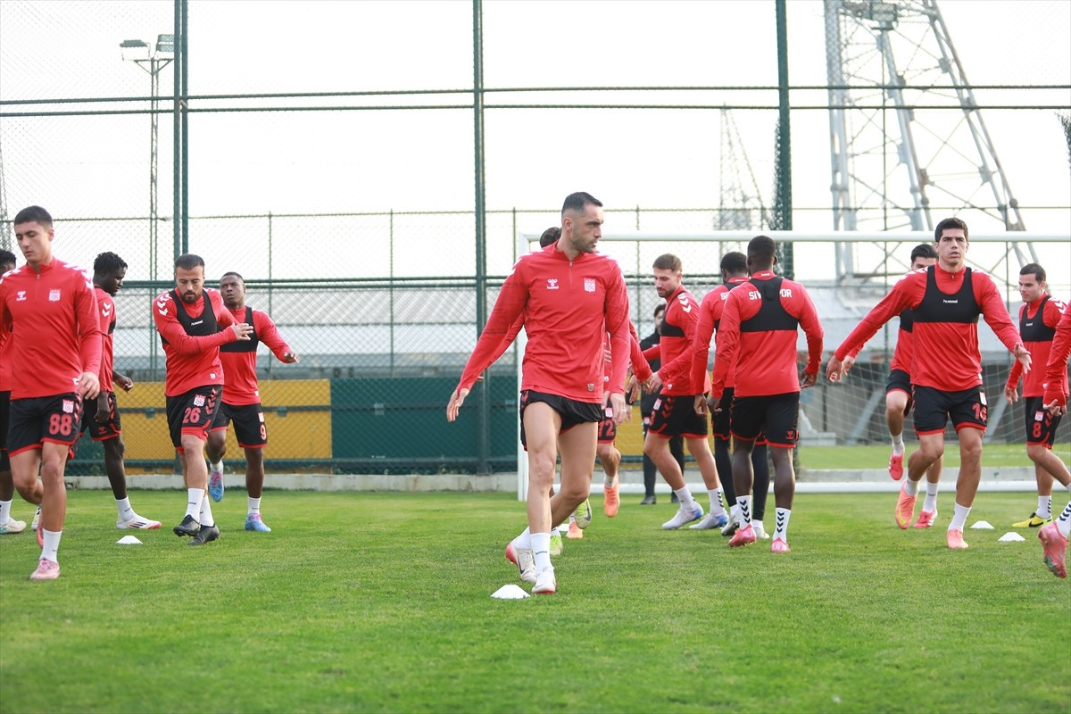 Trendyol 1. Lig'in 14. haftasında deplasmanda Esenler Erokspor ile karşılaşacak Özbelsan...