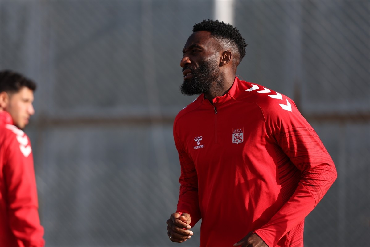 Trendyol 1. Lig'in 16. haftasında deplasmanda İstanbulspor ile karşılaşacak Özbelsan Sivasspor...