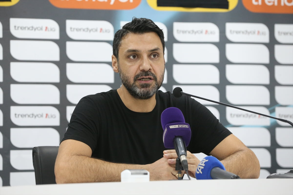 Trendyol 1. Lig'in 21. haftasında, Atakaş Hatayspor ile Manisa FK, İskenderun Fuat Tosyalı...