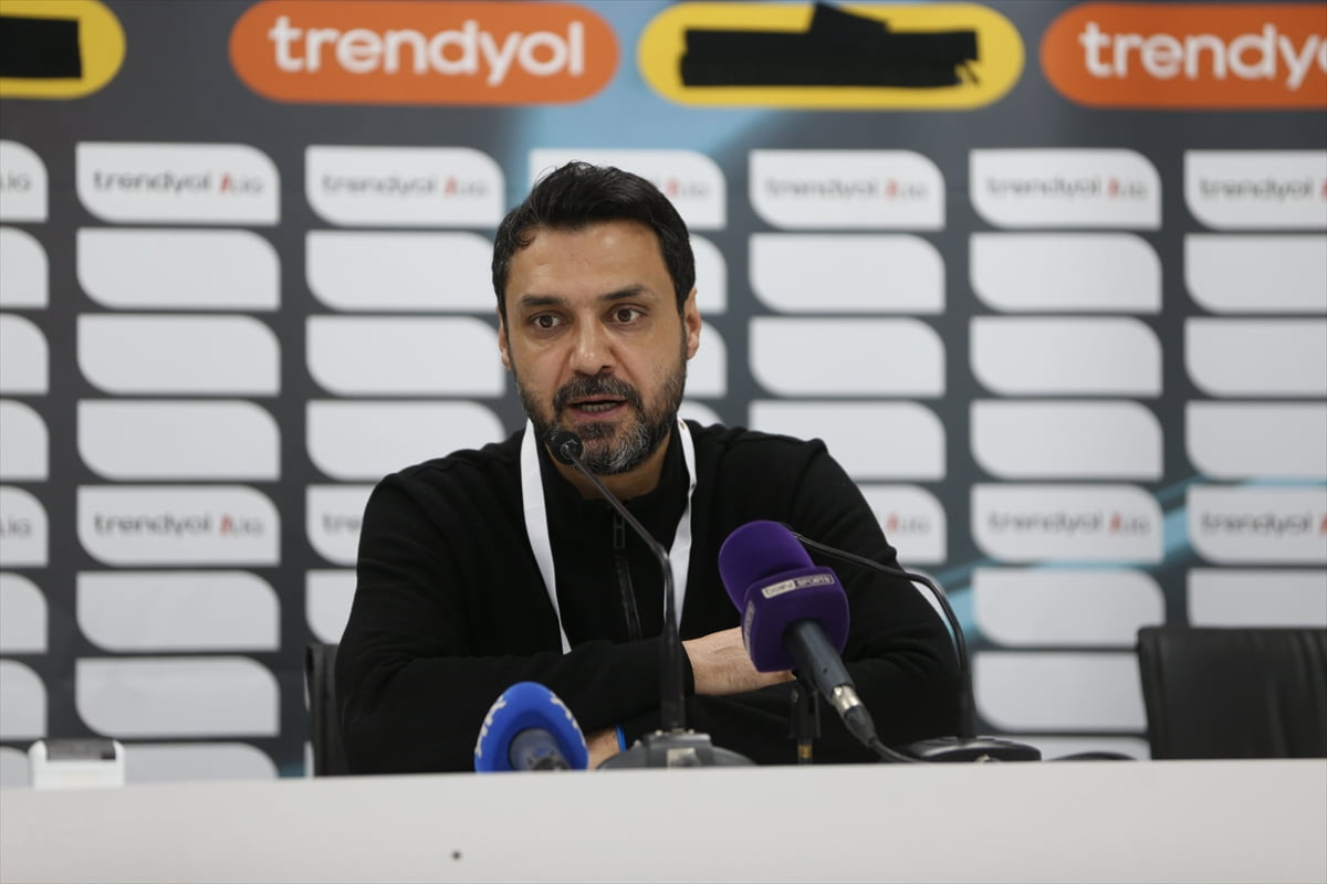 Trendyol 1. Lig'in 24. haftasında, Atakaş Hatayspor ile Esenler Erokspor, İskenderun Fuat Tosyalı...