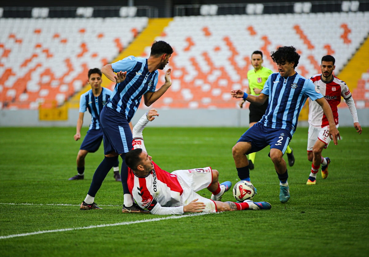 Trendyol 1. Lig'in 26. haftasında, Adana Demirspor ile Özbelsan Sivasspor, Yeni Adana Stadyumu’nda...