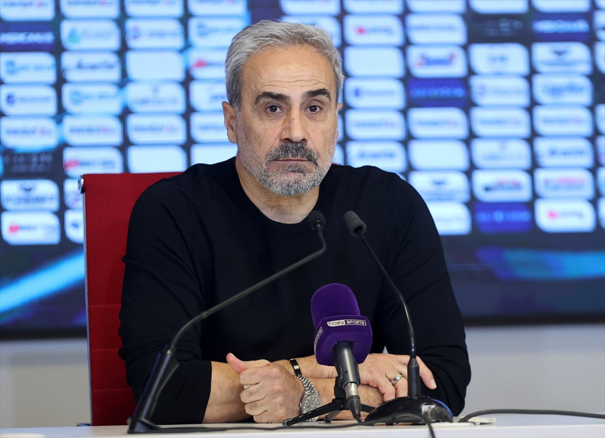 Trendyol 1. Lig'in 27. haftasında Özbelsan Sivasspor ile Sakaryaspor BG Grup 4 Eylül Stadyumu'nda...