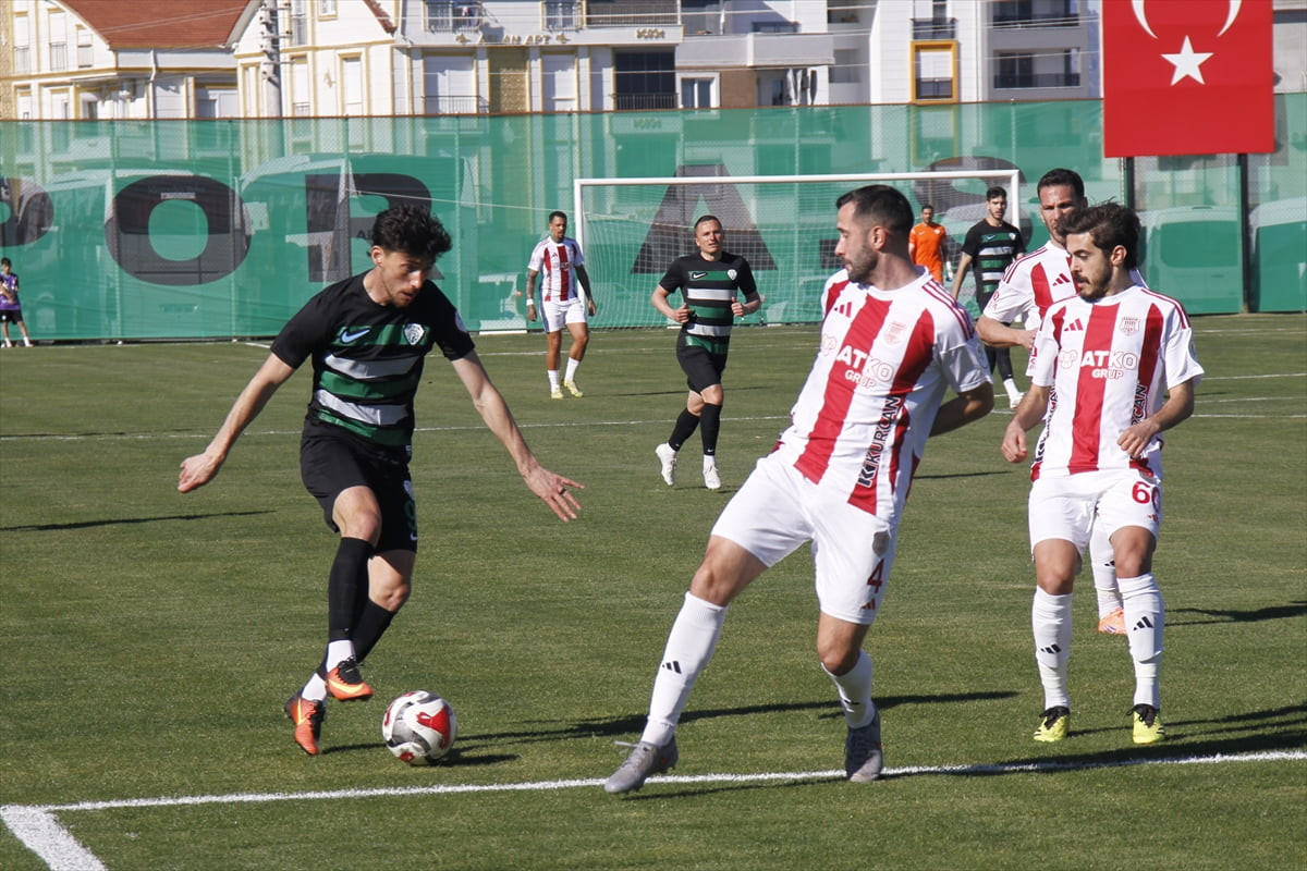 Trendyol 1. Lig'in 30. haftasında Serikspor ile Atko Grup Pendikspor, Serik İsmail Oğan stadında...