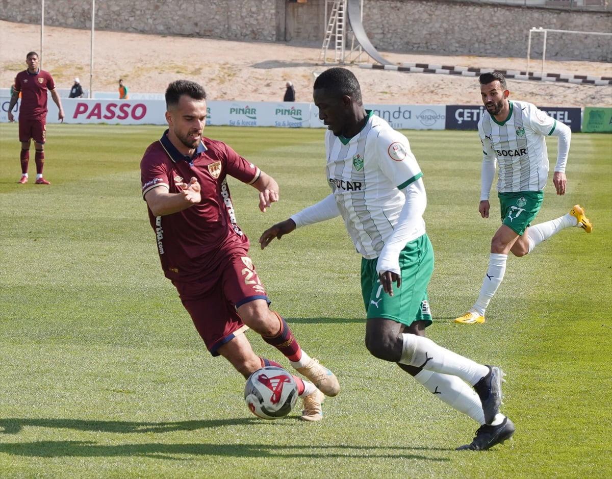 Trendyol 1. Lig'in 31. haftasında Bandırmaspor ile Alagöz Holding Iğdır FK takımları Bandırma 17...