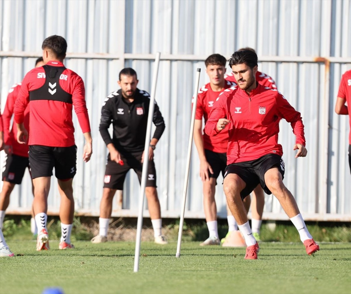 Trendyol 1. Lig'in 5. haftasında SMS Grup Sarıyerspor ile karşılaşacak Özbelsan Sivasspor...