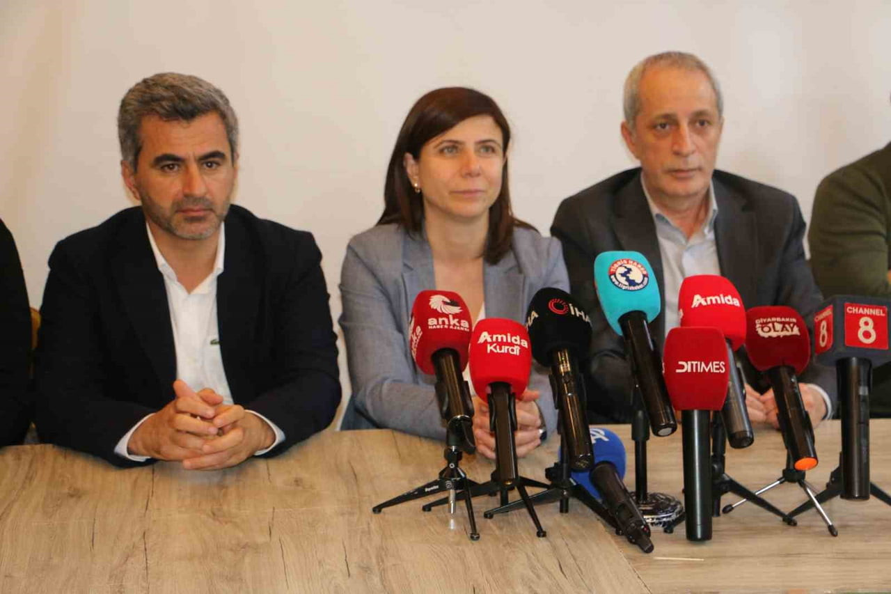 TRENDYOL 1. LİGDE ŞAMPİYONLUK MÜCADELESİ VEREN AMED SPORTİF FAALİYETLER, LİGİN BİTİMİNE 6 HAFTA...