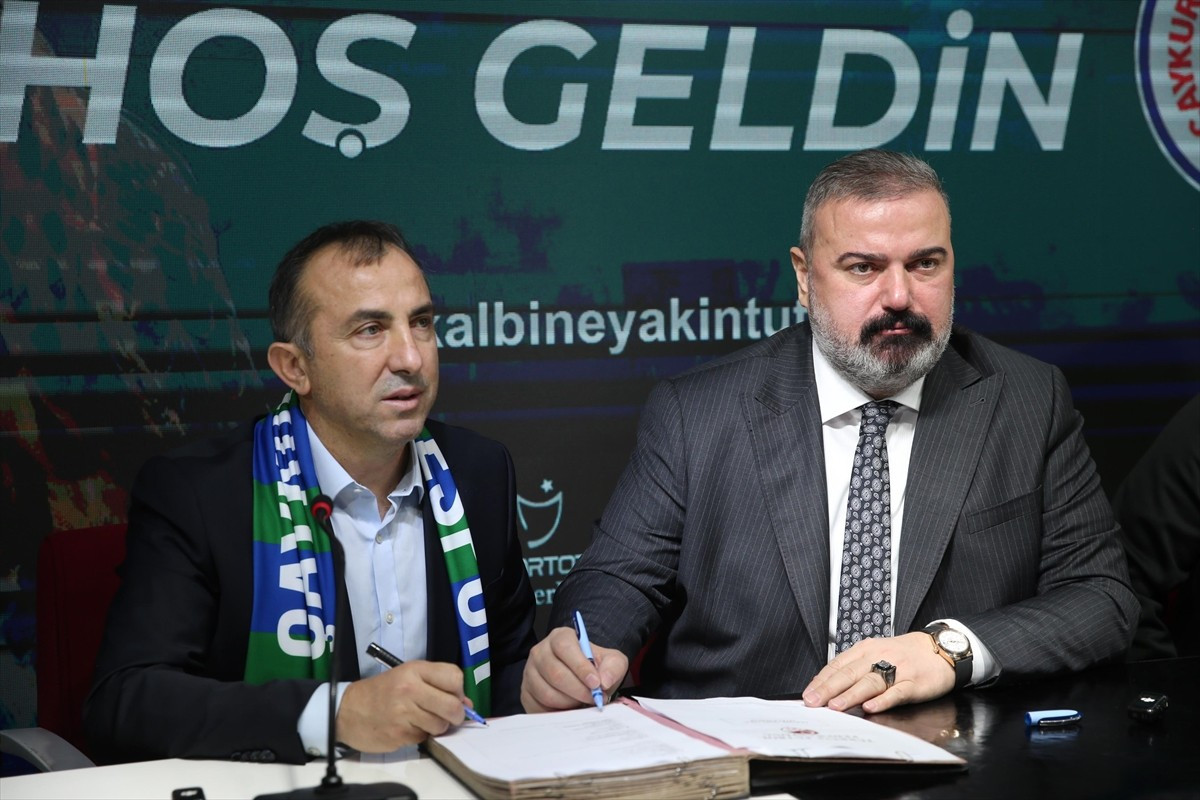 Trendyol Spor Toto Süper Lig ekiplerinden Çaykur Rizespor, anlaşmaya vardığı teknik direktör Recep...