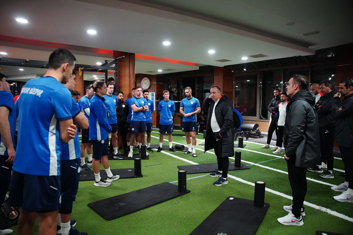 Trendyol Süper Lig ekiplerinden Çaykur Rizespor, devre arası hazırlık kampının birinci etabına...