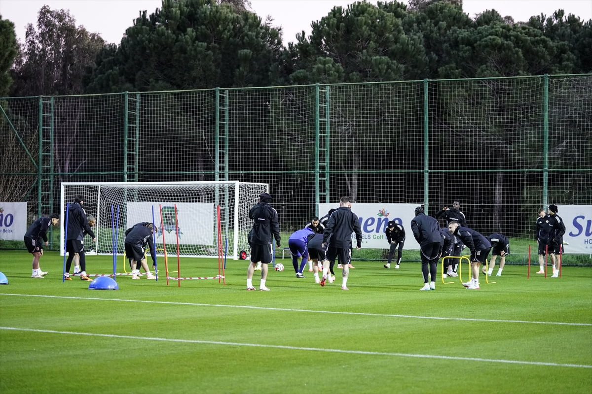 Trendyol Süper Lig ekiplerinden Gaziantep FK, 2025-2026 sezonu devre arası kamp çalışmalarına...