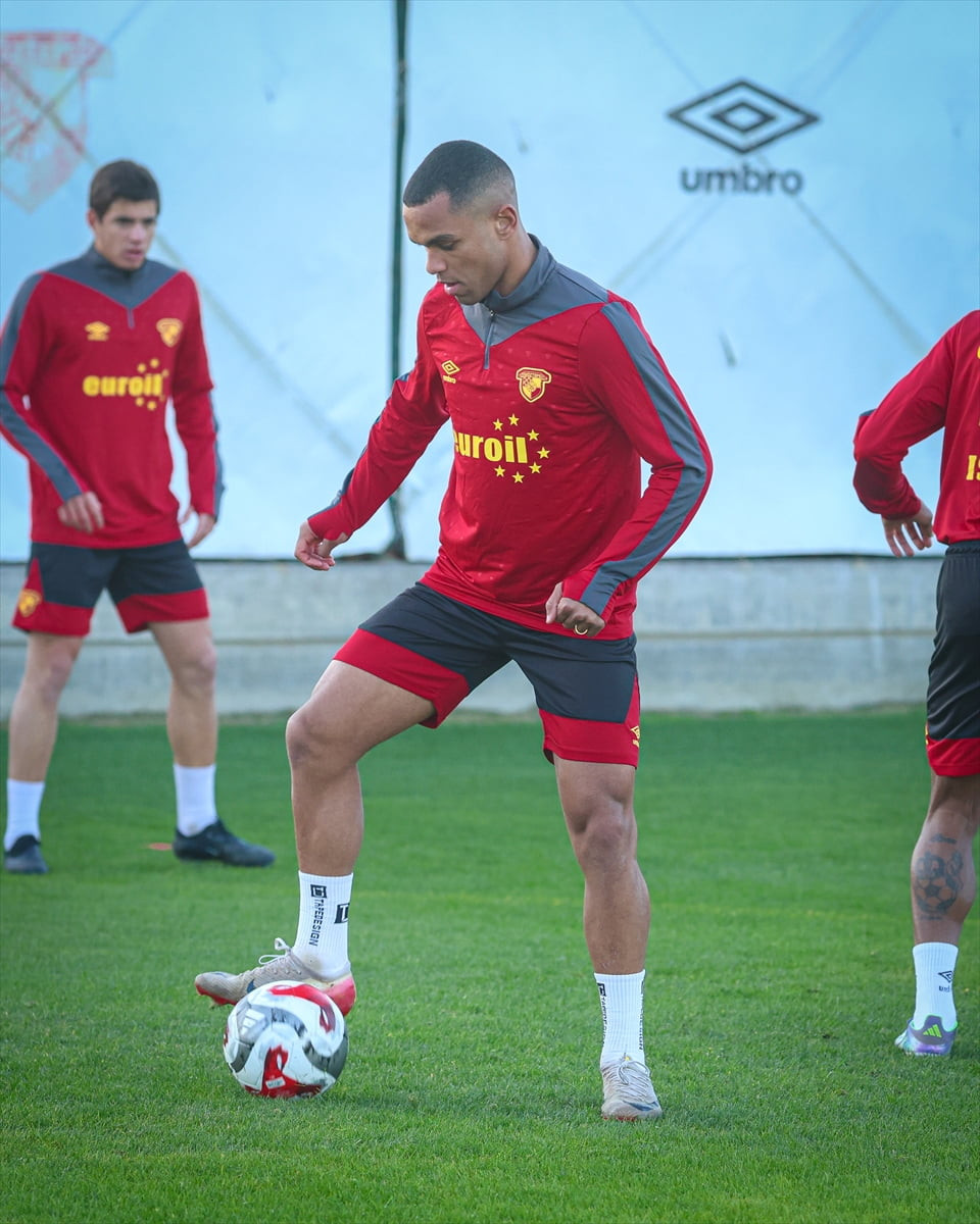 Trendyol Süper Lig ekiplerinden Göztepe, ikinci yarı hazırlıklarına başladı. Urla Adnan Süvari...