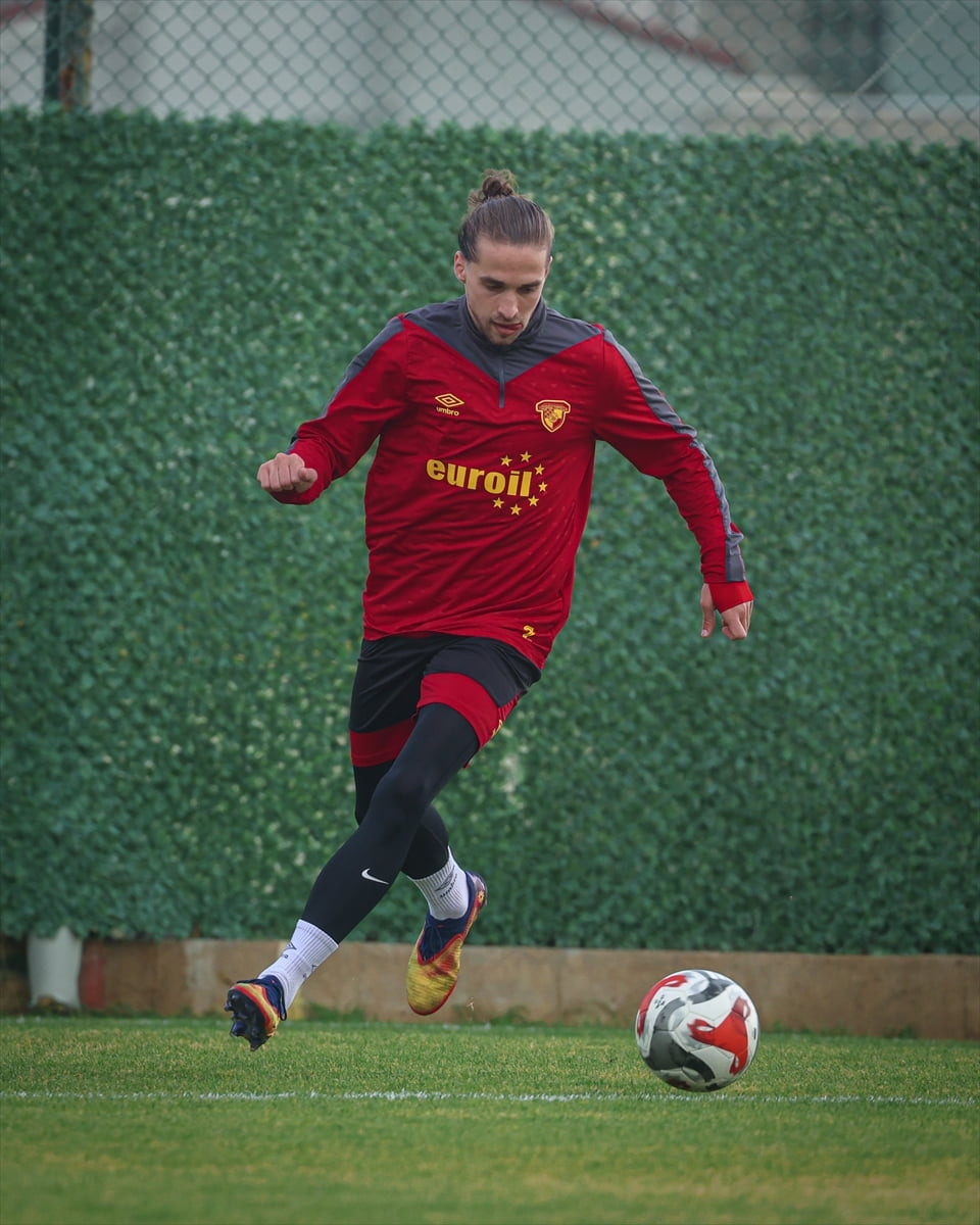 Trendyol Süper Lig ekiplerinden Göztepe, sezonun ikinci yarı hazırlıklarını sürdürdü. Urla Adnan...