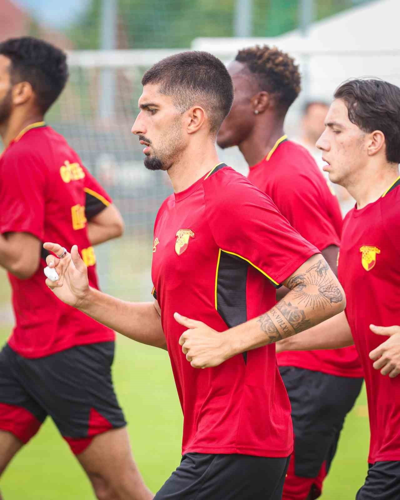 TRENDYOL SÜPER LİG EKİPLERİNDEN GÖZTEPE, SLOVENYA’NIN BLED KASABASINDA YENİ SEZON HAZIRLIKLARINI...