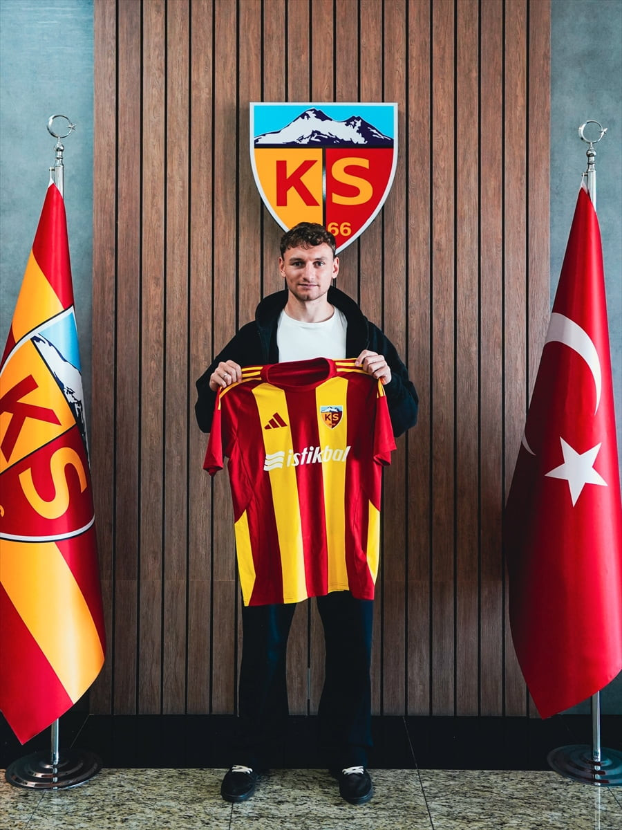 Trendyol Süper Lig ekiplerinden Zecorner Kayserispor, PAOK forması giyen Rus santrfor Fedor...