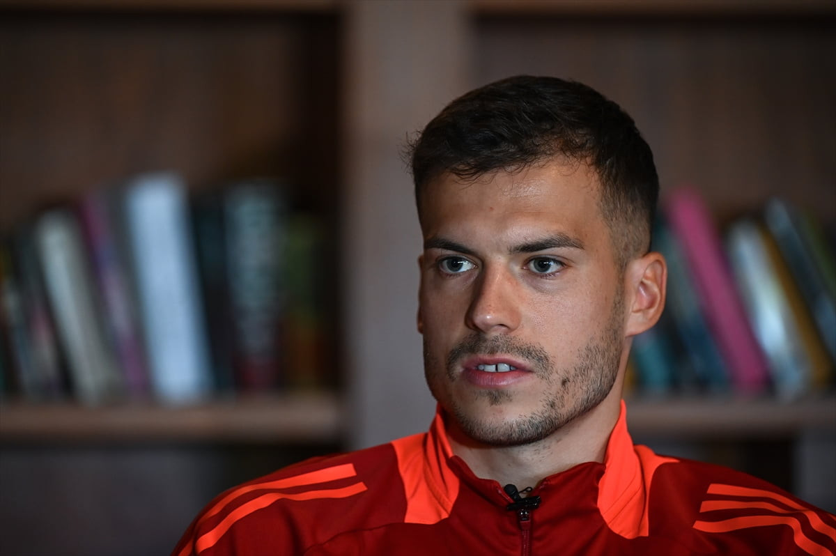 Trendyol Süper Lig ekiplerinden Zecorner Kayserispor'un orta saha oyuncusu Laszlo Benes, takımının...