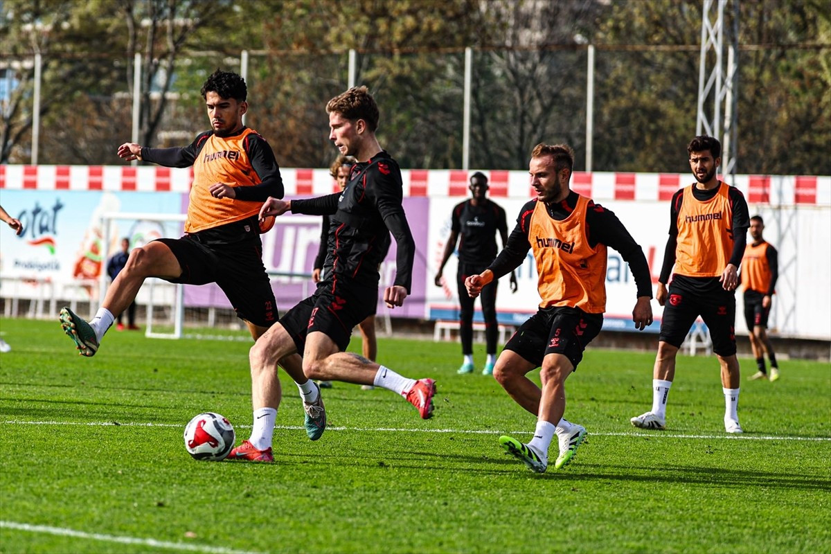 Trendyol Süper Lig'in 13. haftasında Beşiktaş ile deplasmanda karşılaşacak Samsunspor...