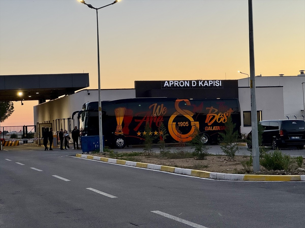 Trendyol Süper Lig'in 16. haftasında yarın Hesap.com Antalyaspor ile karşılaşacak Galatasaray...