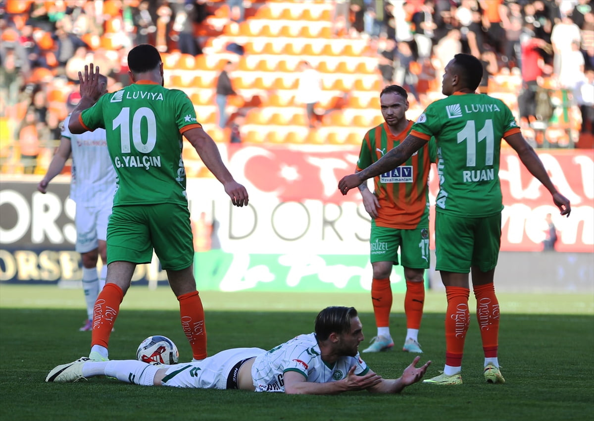 Trendyol Süper Lig'in 22. haftasında Corendon Alanyaspor ile TÜMOSAN Konyaspor Alanya Oba...