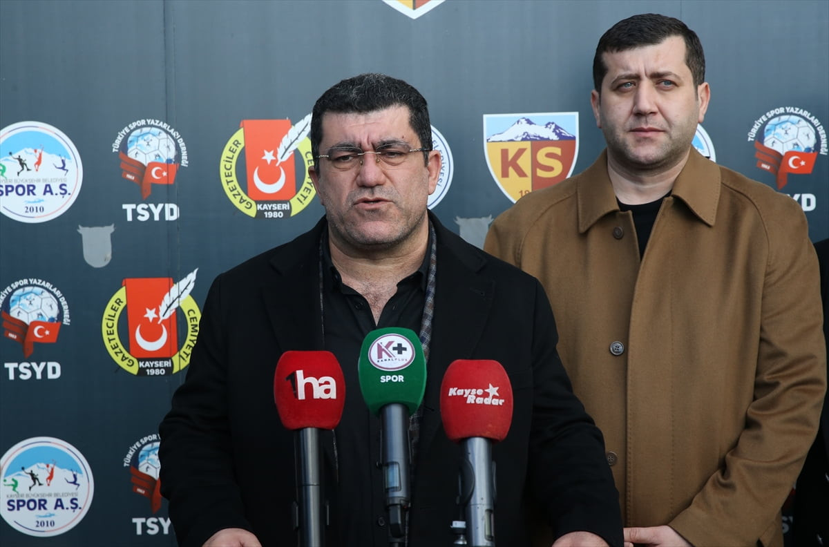 Trendyol Süper Lig'in 23. haftasında sahasında Hesap.com Antalyaspor'u 1-0 yenen Zecorner...