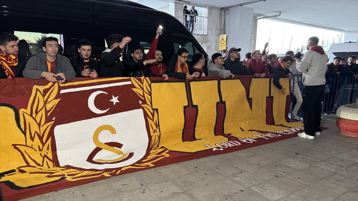 Trendyol Süper Lig'in 23. haftasında TÜMOSAN Konyaspor'a konuk olacak Galatasaray, Konya'ya geldi....