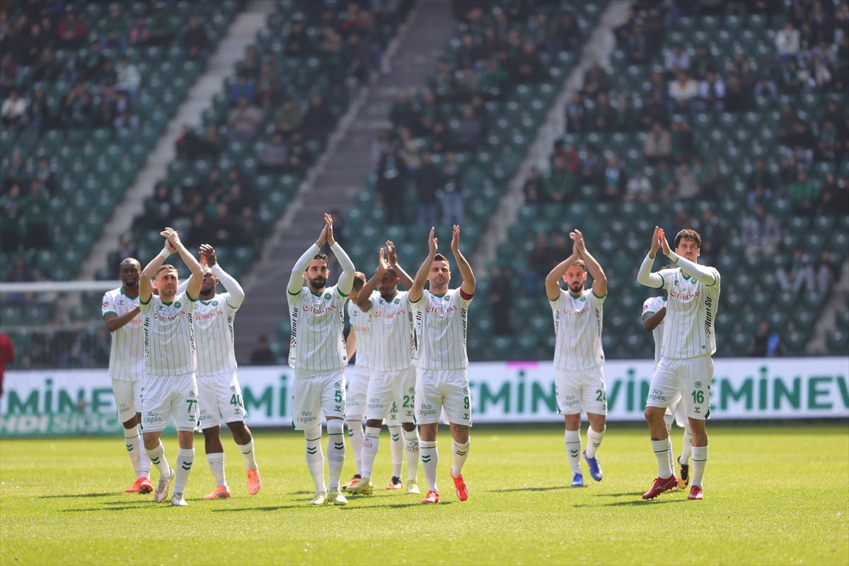 Trendyol Süper Lig'in 26. haftasında Kocaelispor ile TÜMOSAN Konyaspor, Turka Araç Muayene Kocaeli...