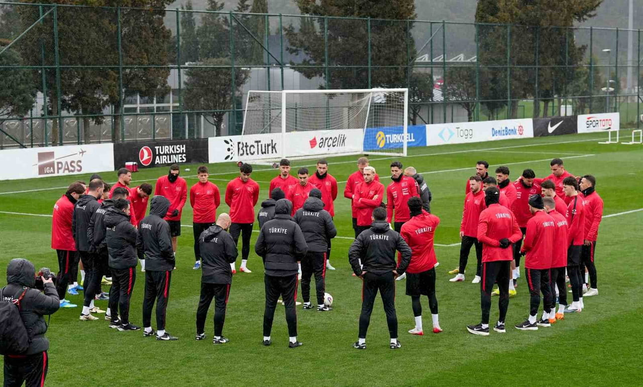 TRENDYOL SÜPER LİG'İN 28. HAFTASINDA KASIMPAŞA EVİNDE KAYSERİSPOR İLE KARŞILAŞIYOR. MÜSABAKANIN...