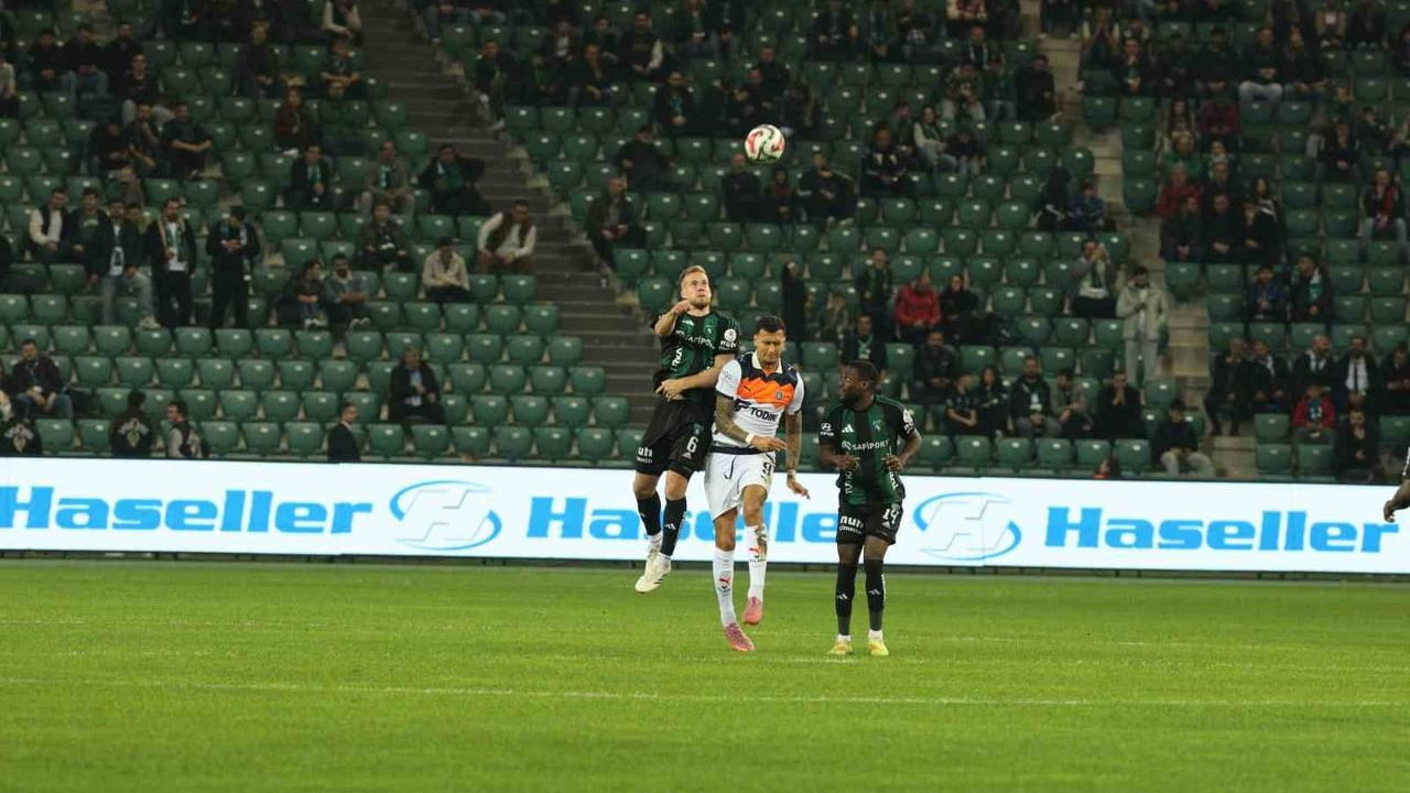 Trendyol Süper Lig'de Gol Yok: Kocaelispor ve Başakşehir Berabere Kaldı