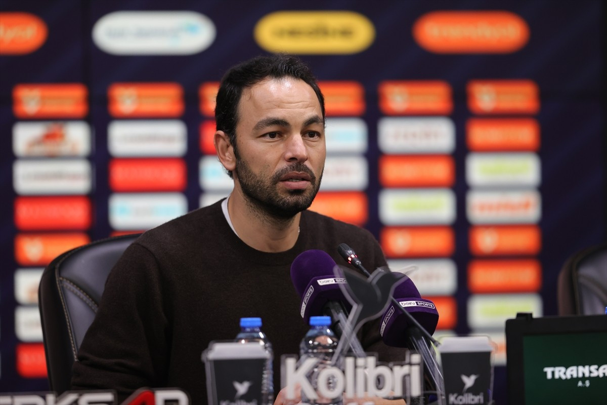 Trendyol Süper Lig’in 14. haftasında Gençlerbirliği’ni 1-0 yenen Kocaelispor’da teknik direktör...