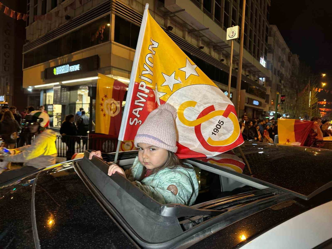 TRENDYOL SÜPER LİG’İN 33. HAFTASINDA GALATASARAY, KONUK ETTİĞİ ANTALYASPOR’U 4-2 YENEREK BİTİME 1...