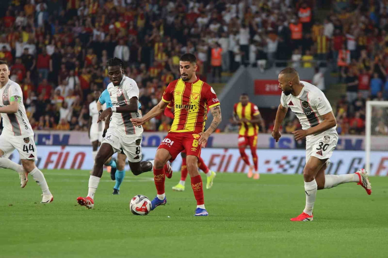 TRENDYOL SÜPER LİG’İN 33. HAFTASINDA GÖZTEPE, SAHASINDA GAZİANTEP FK İLE KARŞILAŞIYOR. MÜSABAKANIN...