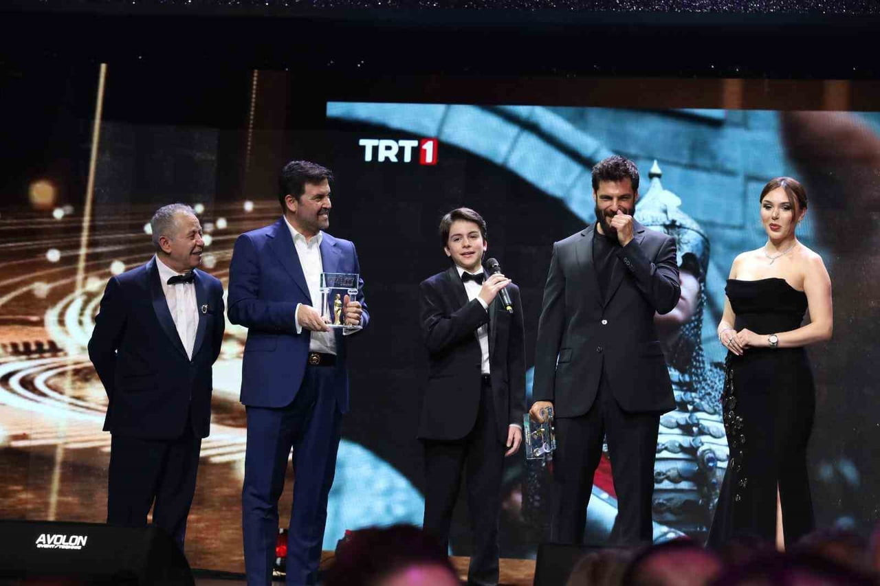 TRT'DE YAYINLANAN MEHMET FATİHLER SULTANI DİZİSİYLE DİKKAT ÇEKEN ÇOCUK OYUNCU MUSTAFA KONAK, "EN...