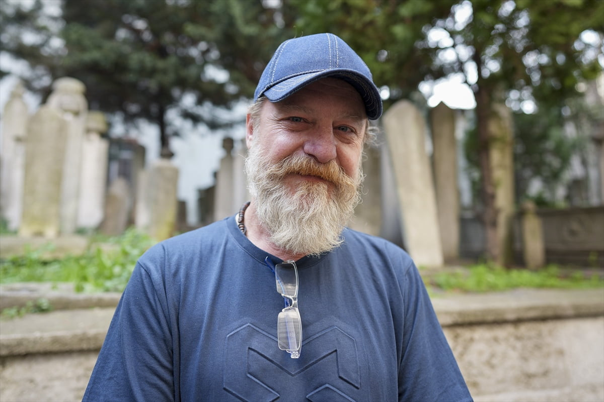 TRT'nin hazırladığı "Vefa Sultan" dizisi, İstanbul'un manevi sultanı Vefa Sultan'ın hikayesini...