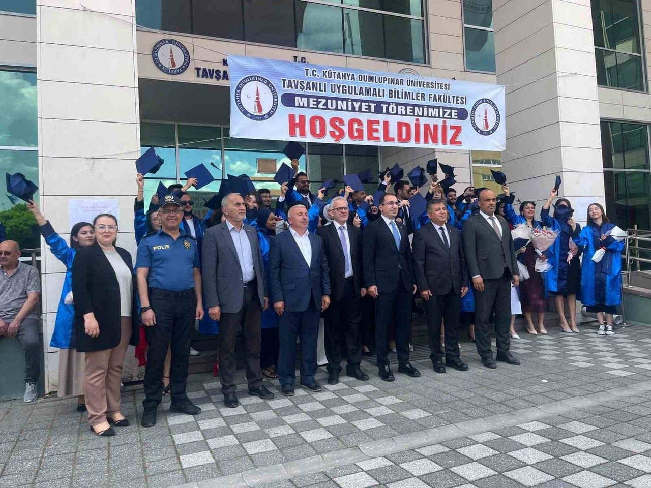 TUBİF'TE 4 YILLIK EĞİTİMLERİNİ BAŞARIYLA TAMAMLAYAN ÖĞRENCİLER, DÜZENLENEN GÖRKEMLİ BİR TÖRENLE...