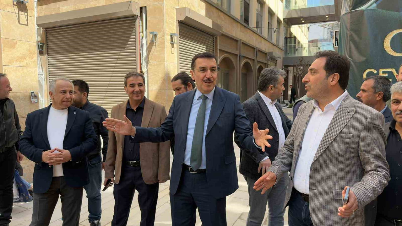 TÜFENKİCİ, MALATYA'NIN YENİ ÇARŞISINDA İNCELEMEDE BULUNDU