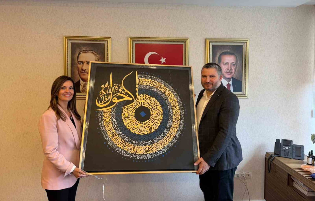 TÜİOSB YÖNETİM KURULU BAŞKANI GÜL AKYÜREK BALTA, BAKAN YARDIMCISI ORUÇ BABA İNAN’A HATTAT SELMAN...