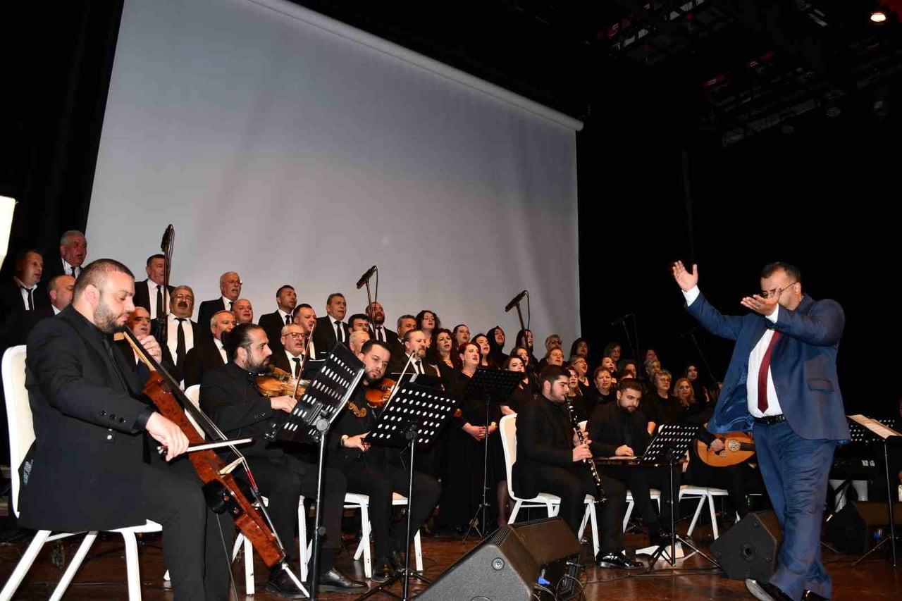 TÜKETİCİ HAKLARI DERNEĞİ VEZİRKÖPRÜ ŞUBESİ BÜNYESİNDE FAALİYET GÖSTEREN TÜRK SANAT MÜZİĞİ KOROSU...